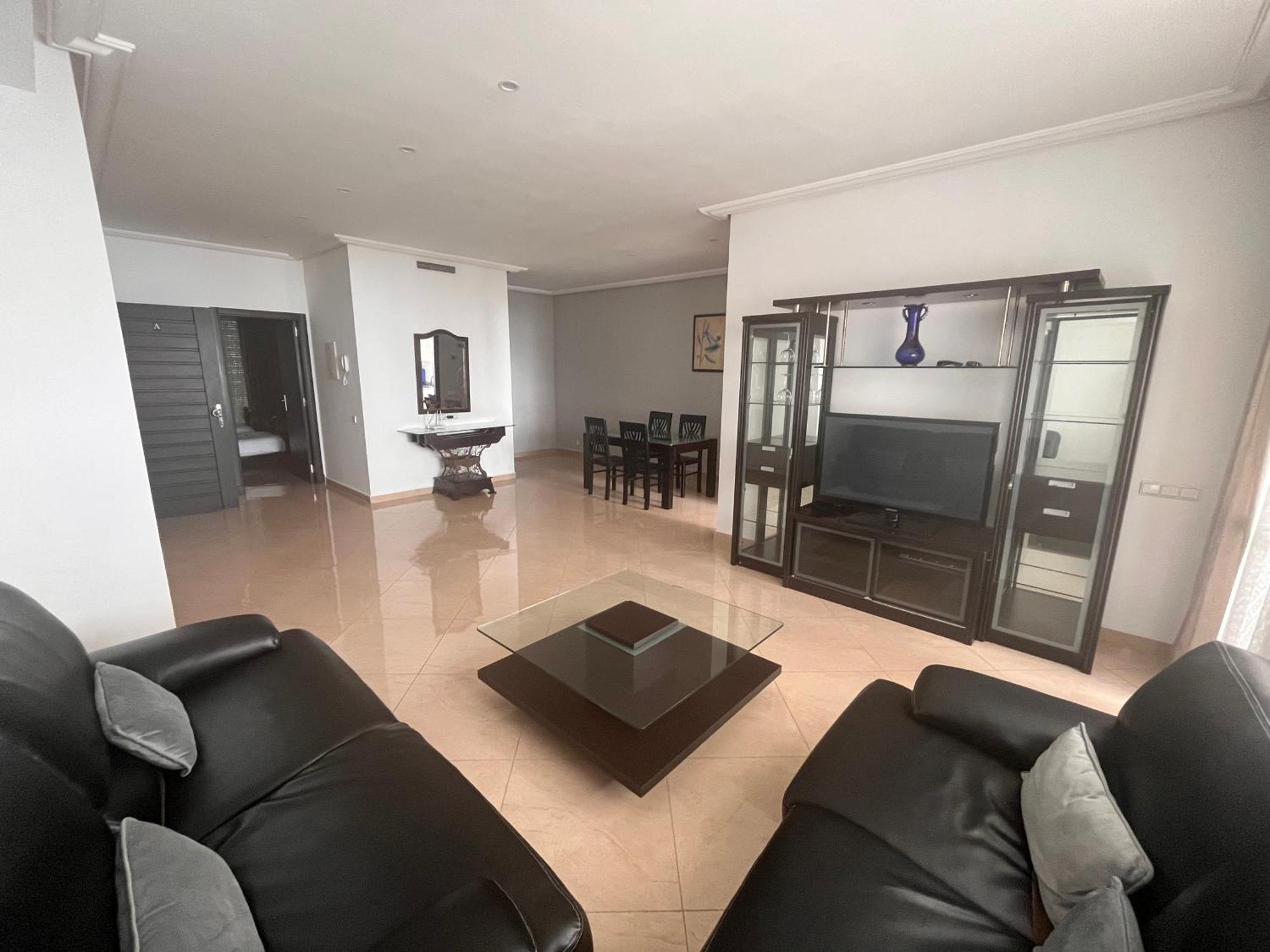 2 Bedroom Center Appartement *